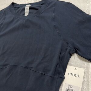 Stori by Katy Hearn - Open back crop top